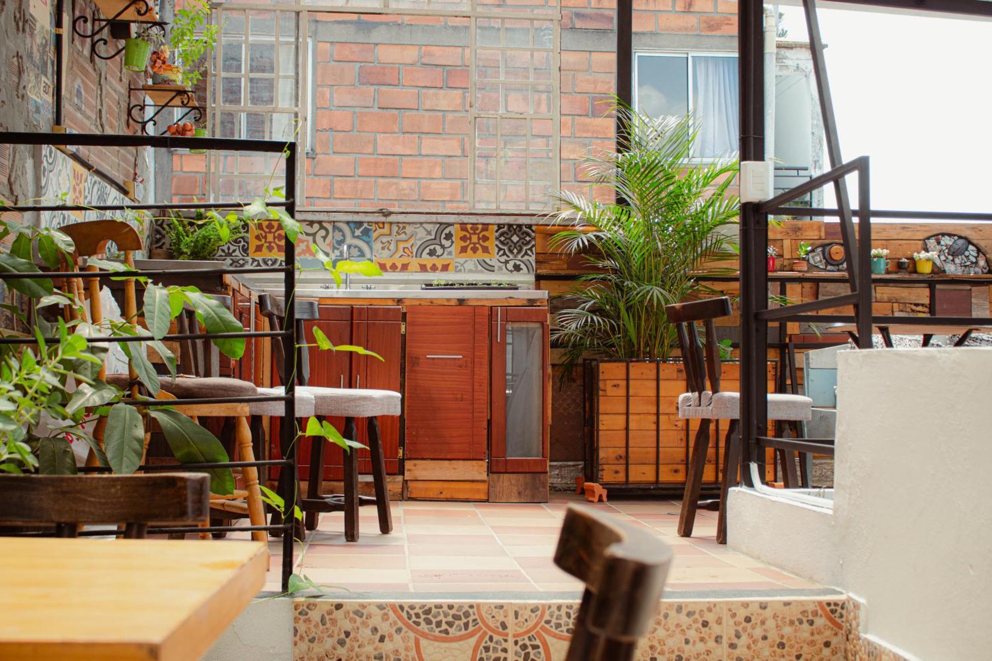 Adn Algo De Nosotros - Malaika Hostel Меделин Екстериор снимка