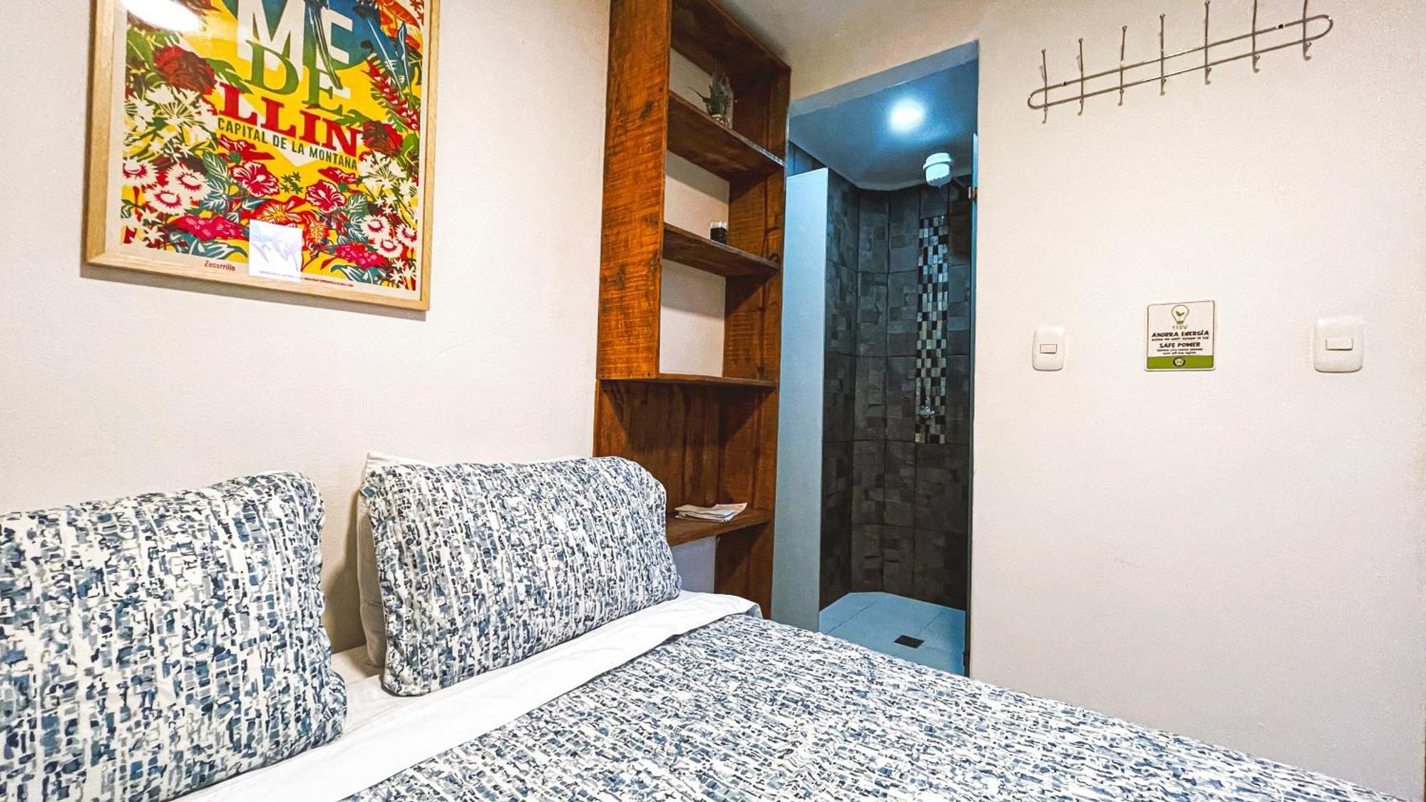 Adn Algo De Nosotros - Malaika Hostel Меделин Екстериор снимка