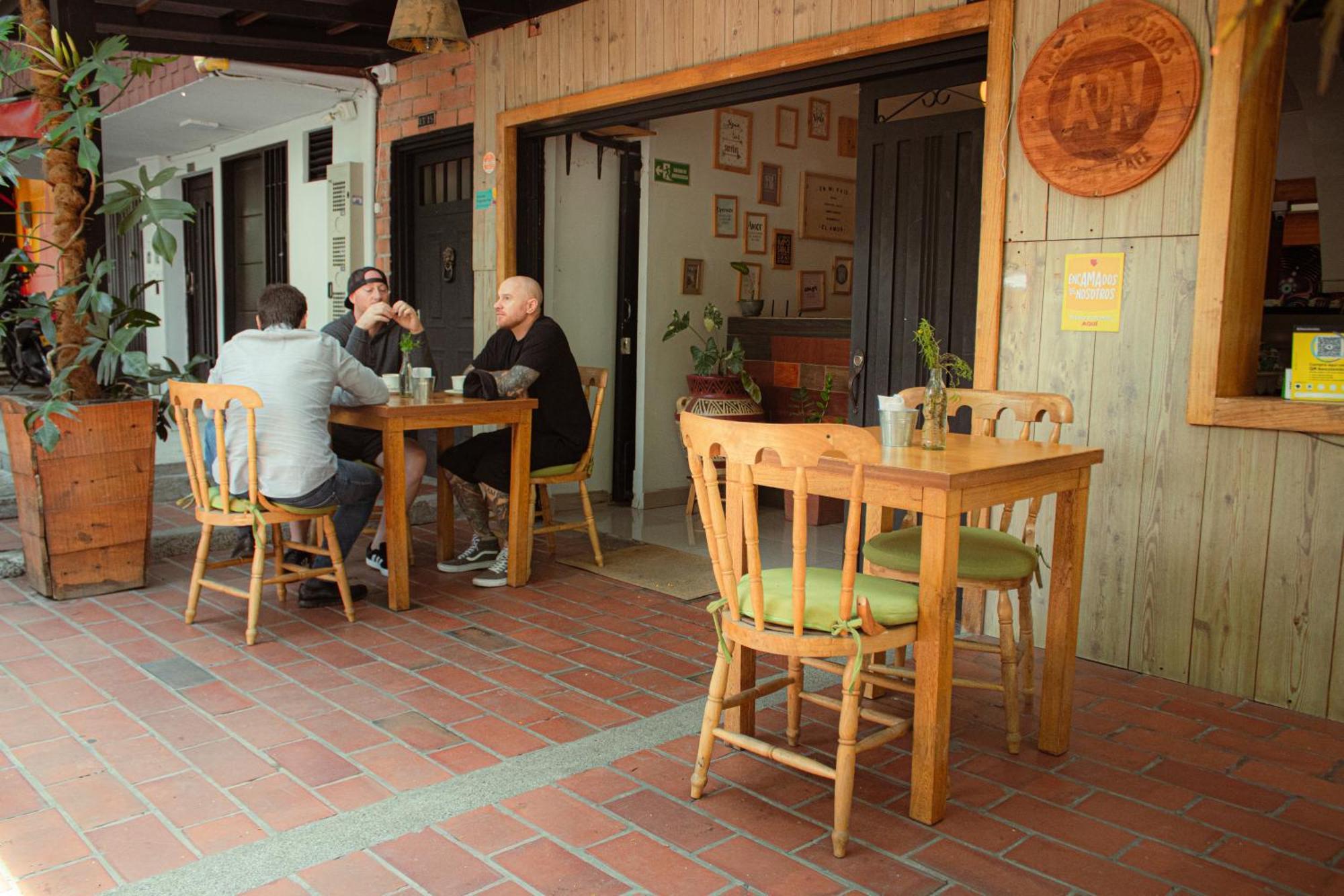 Adn Algo De Nosotros - Malaika Hostel Меделин Екстериор снимка